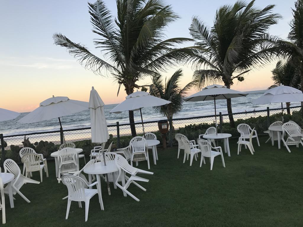 Flat Guarajuba Beira Da Praia Pe Na Areia Екстер'єр фото